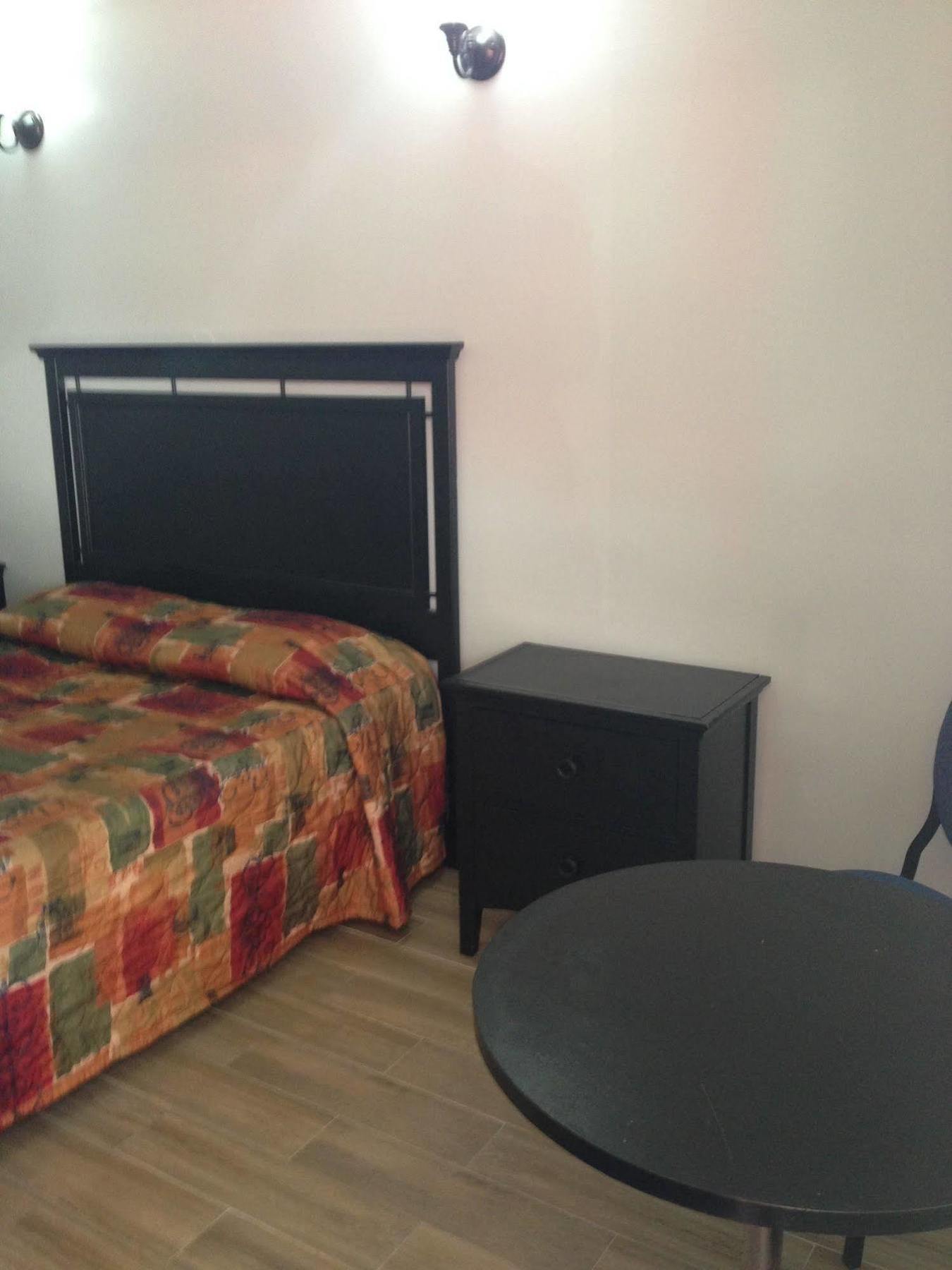 New Plaza Motel Toronto Buitenkant foto